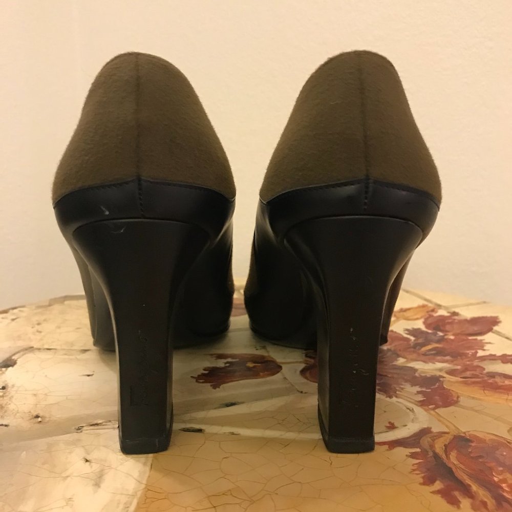 Ferragamo Olive/Black Pump -Size 8 - Picture 8 of 12